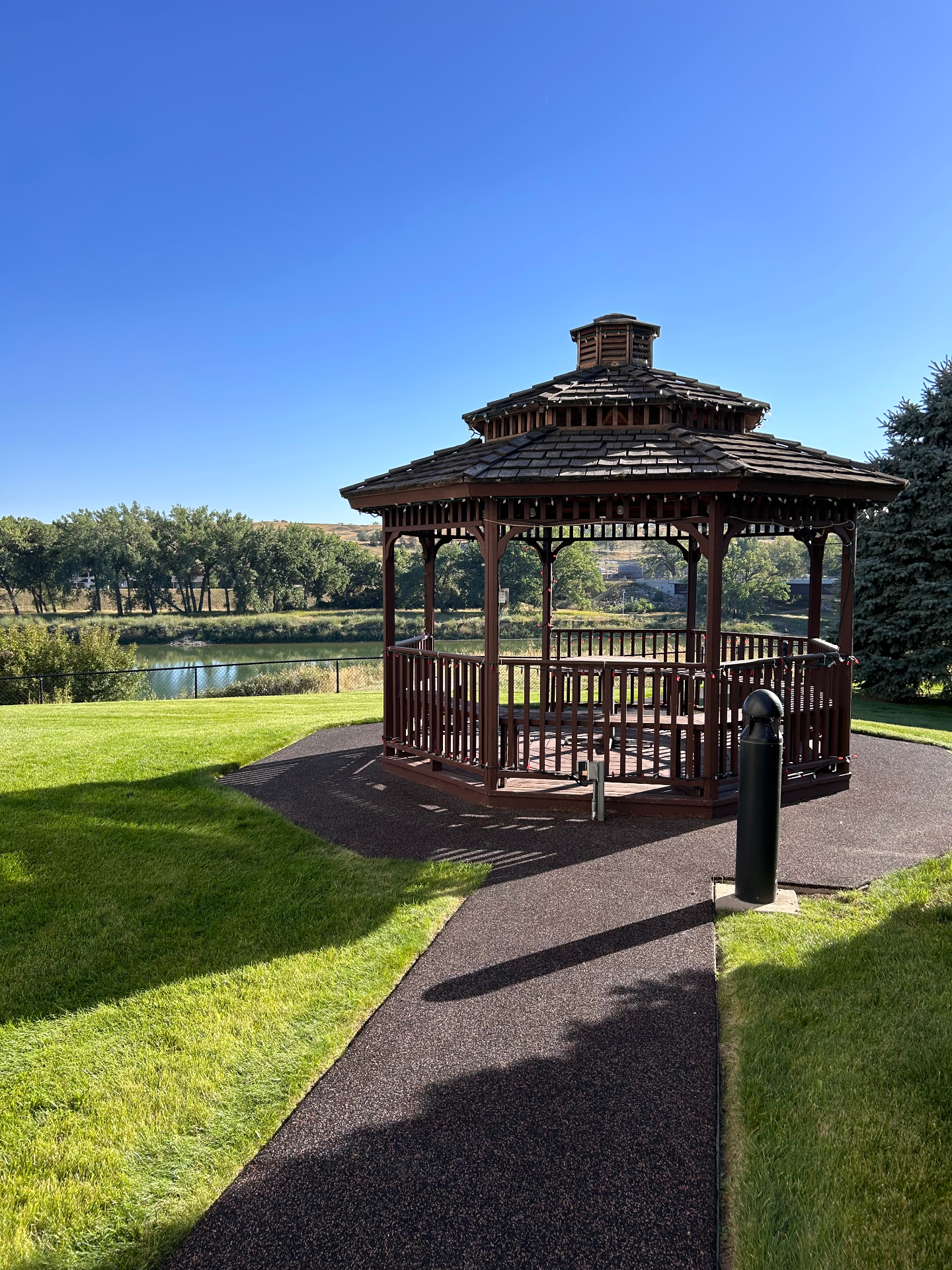 Rubber Stone gazebo pathway installation